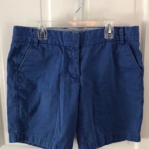 Pretty blue J. Crew ‘broken in’ chino short in Size 8. 100% cotton.
